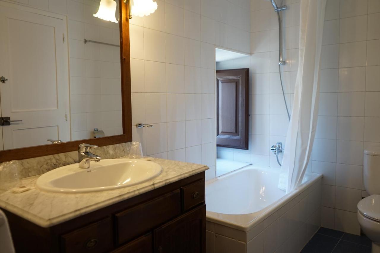Fonda Biayna Hotel Bellver De Cerdanya ภายนอก รูปภาพ